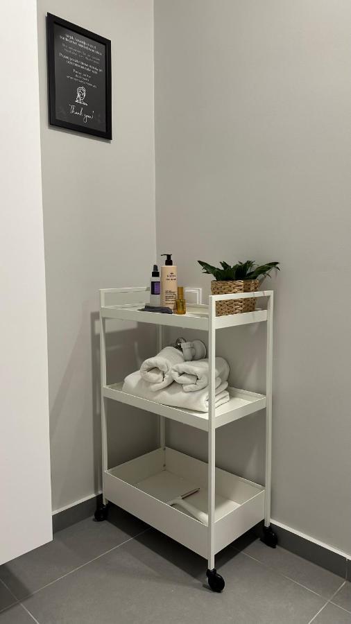 Linden Apartman 002 - Adults Only Mosonmagyaróvár Eksteriør billede