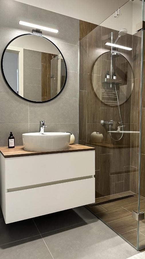 Linden Apartman 002 - Adults Only Mosonmagyaróvár Eksteriør billede