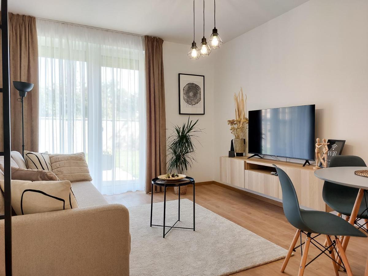 Linden Apartman 002 - Adults Only Mosonmagyaróvár Eksteriør billede